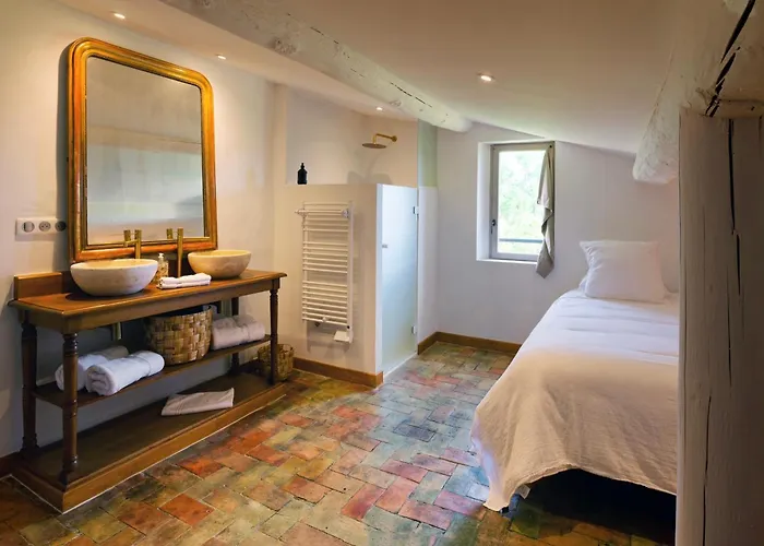 Mas St Joseph Chateauneuf-Val-Saint-Donat